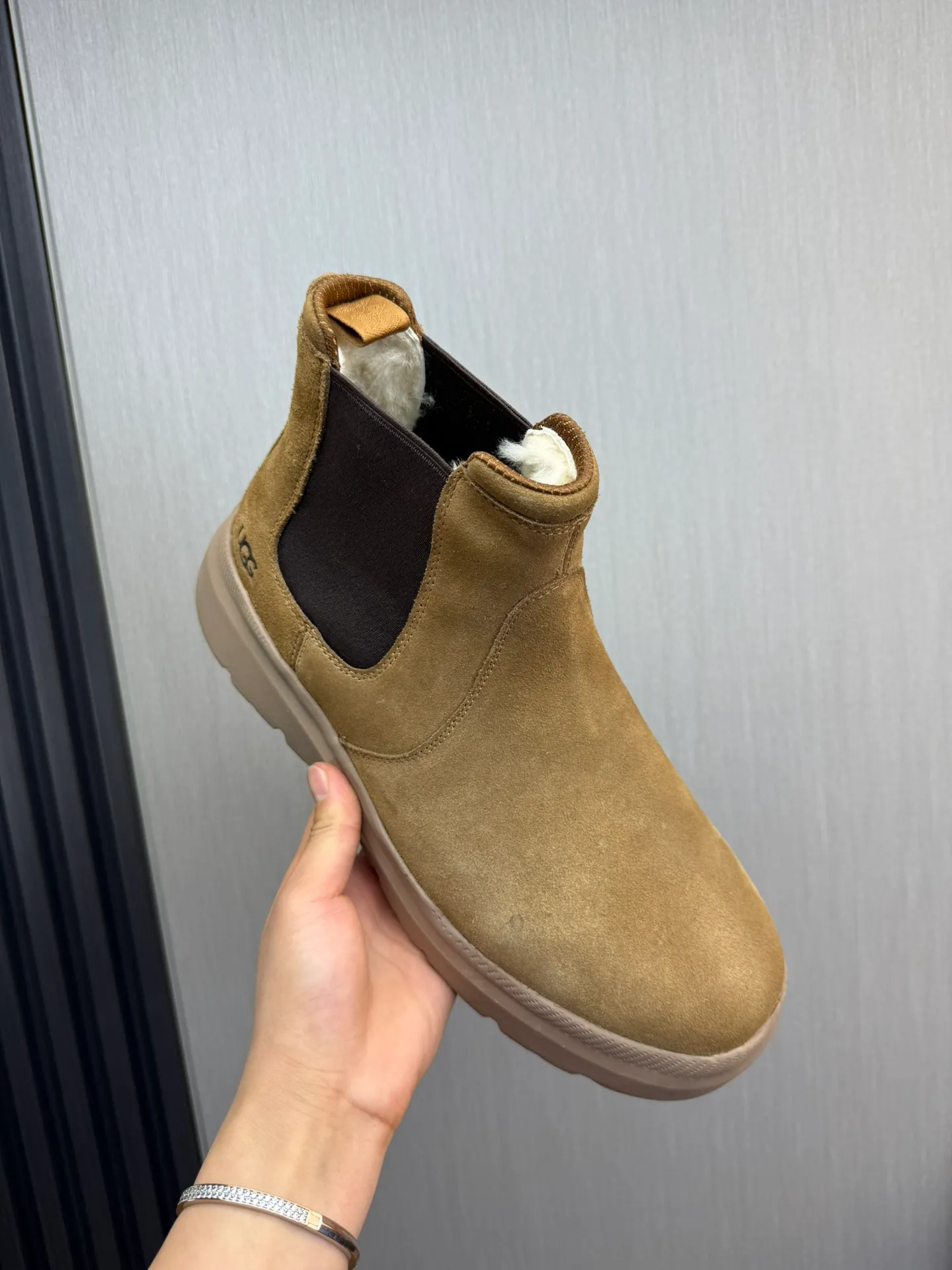Men's shoes 💰480💰 [UGG] Hot winter warm boots 🐑Purely hand-stitched! Simple and stylish design, frosted cowhide➕Comfortable and warm wool➕UGG original outsole‼ ️Soft and comfortable to wear, good warmth retention, and excellent foot feel. Regular size 41-47
